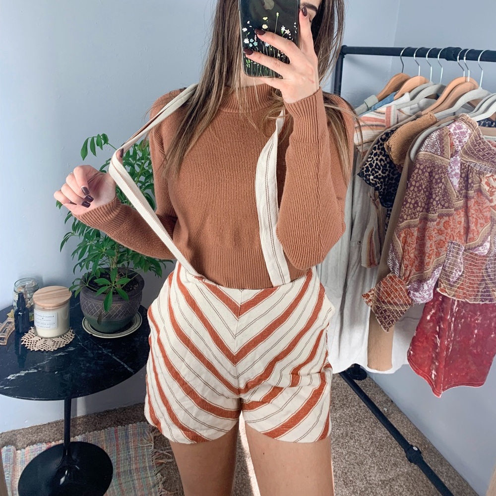Urban Outfitters // NWT romper shorts - Picture 5 of 10